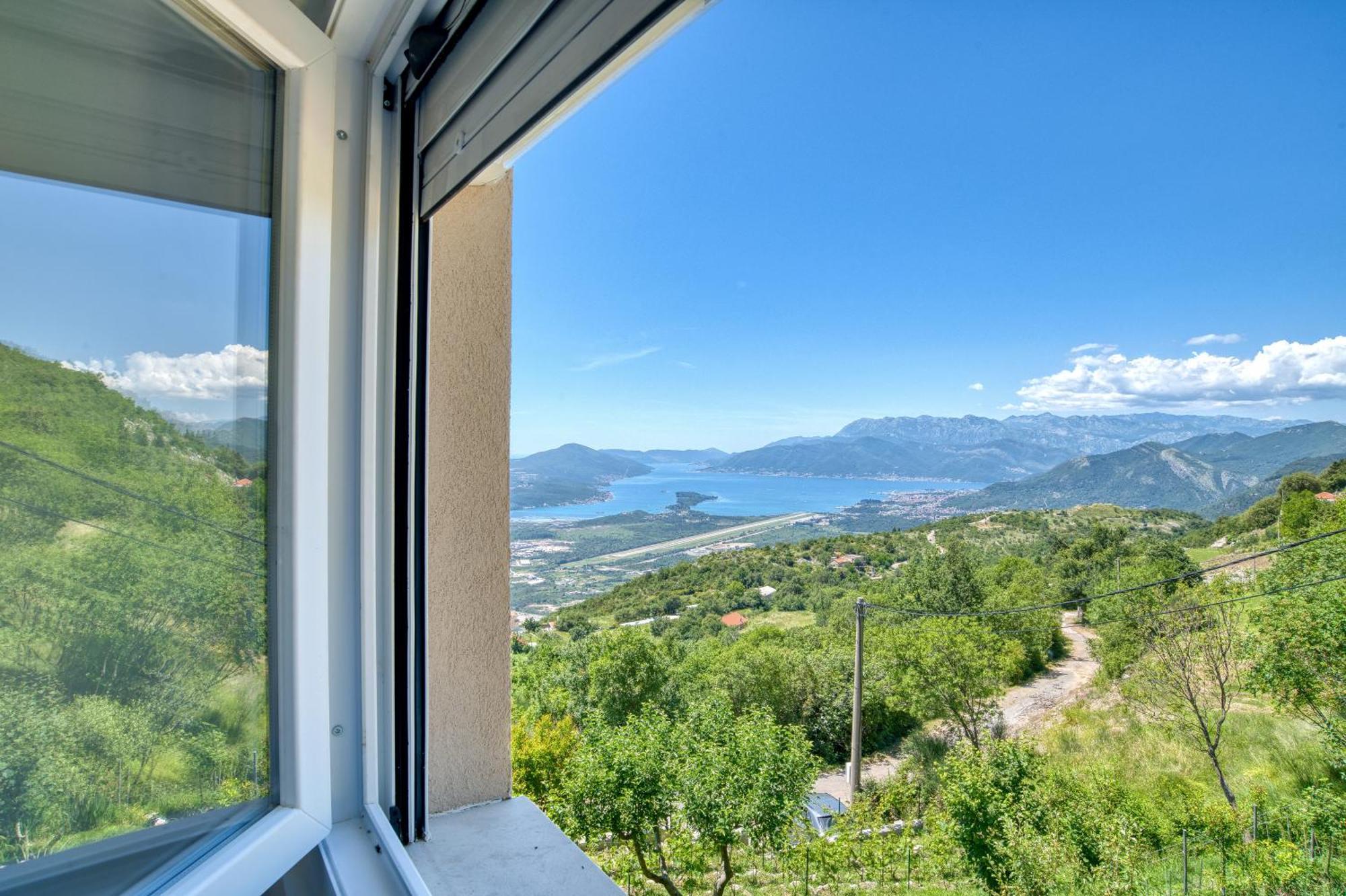 Apartment Paradise Котор Екстер'єр фото