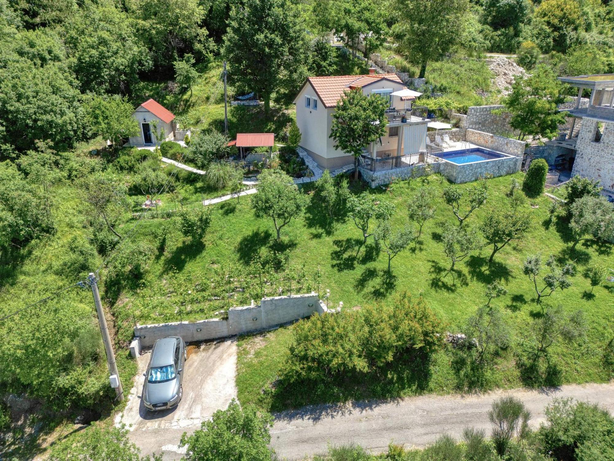 Apartment Paradise Котор Екстер'єр фото